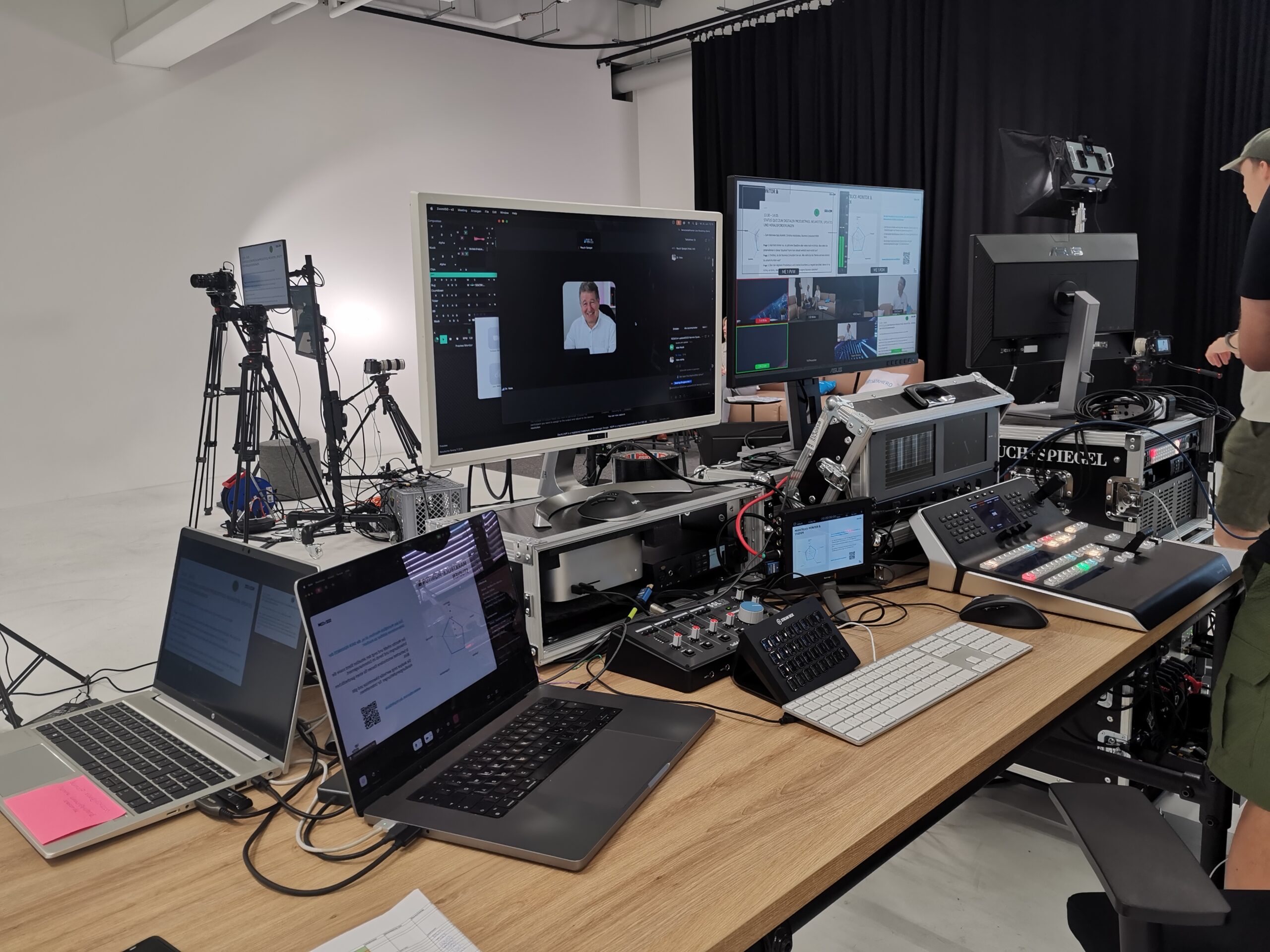 Studio der jährlichen Online-Fachtagung update #2025