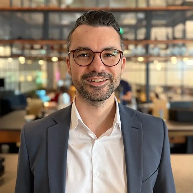 Portrait von Alexander Steireif